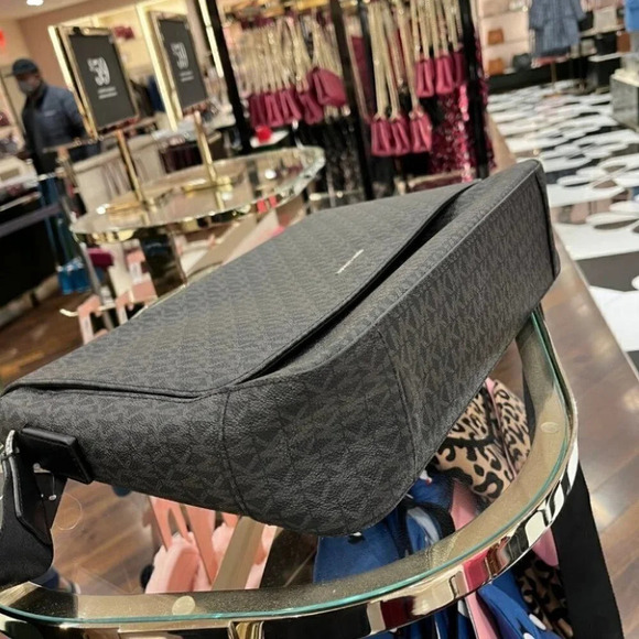 37U9LHRM2B HARRISON LAPTOP Messenger Crossbody - Picture 5 of 11